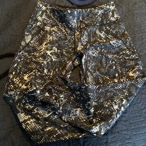 7/8 length sweaty Betty workout leggings sz m